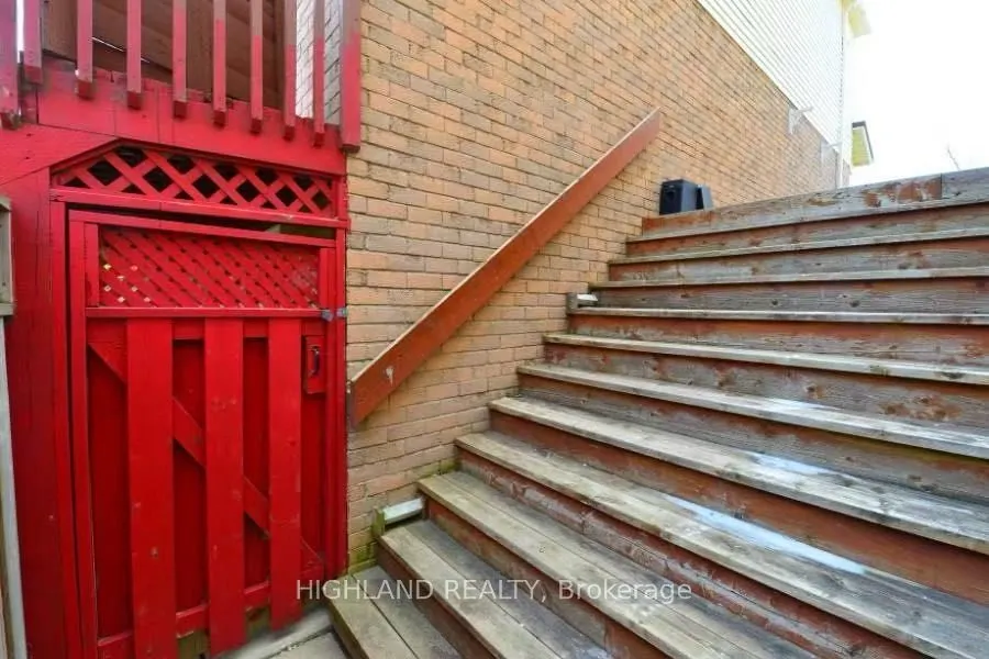 1566 Cuthbert Avenue, #Lower
