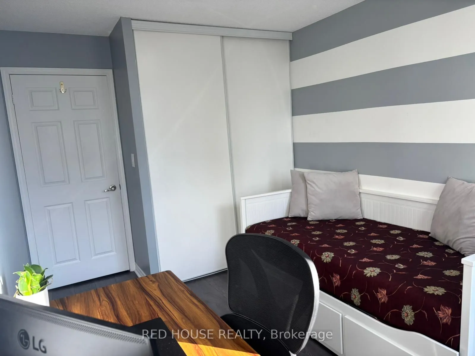 335 Rathburn Road W, #2003