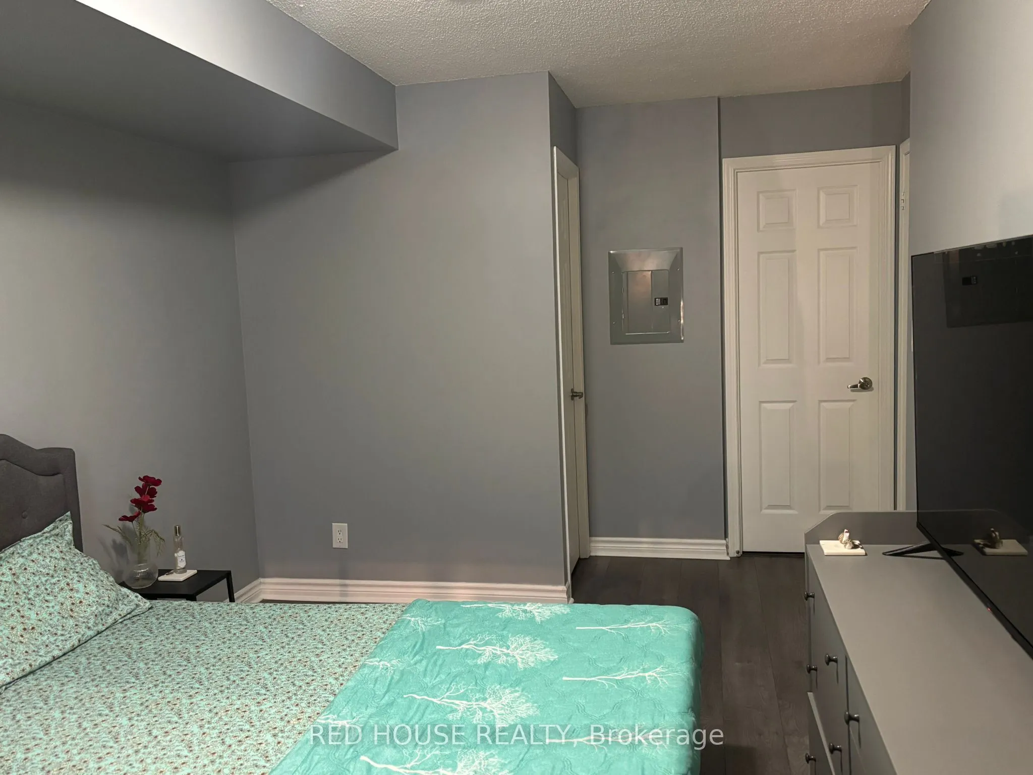 335 Rathburn Road W, #2003