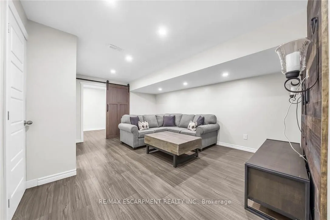 70 Plains Road W, #25
