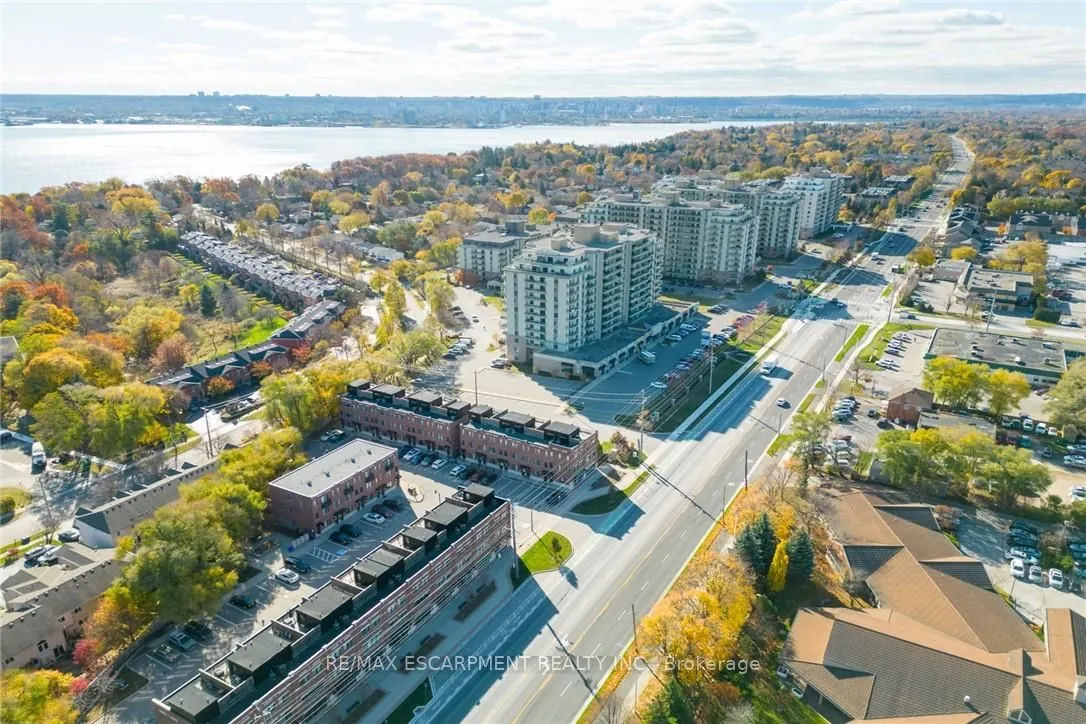 70 Plains Road W, #25