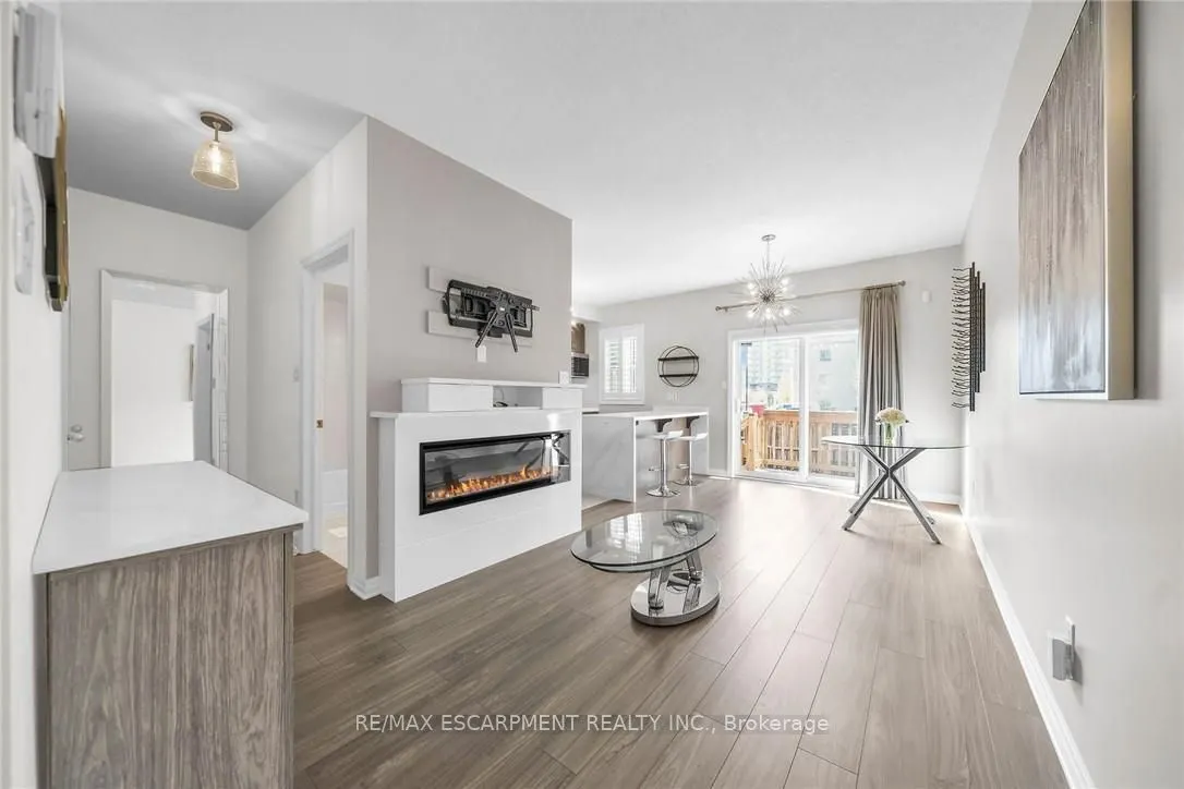 70 Plains Road W, #25