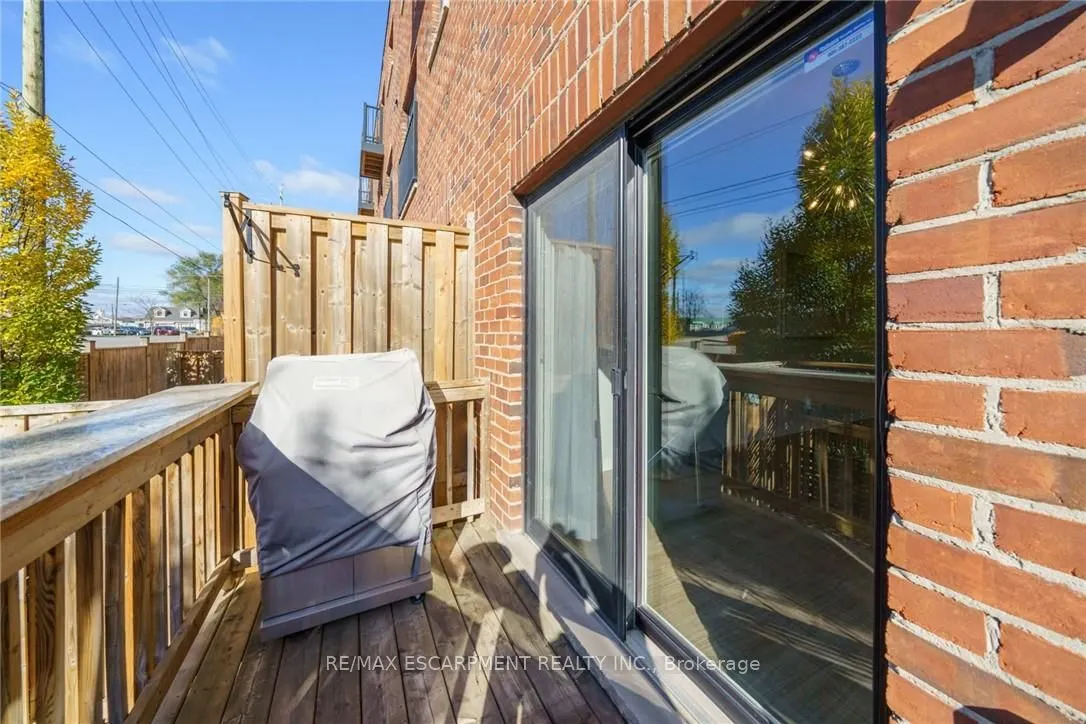 70 Plains Road W, #25