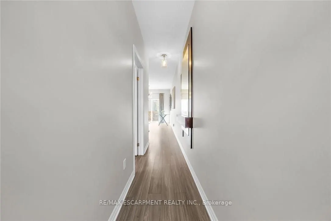 70 Plains Road W, #25