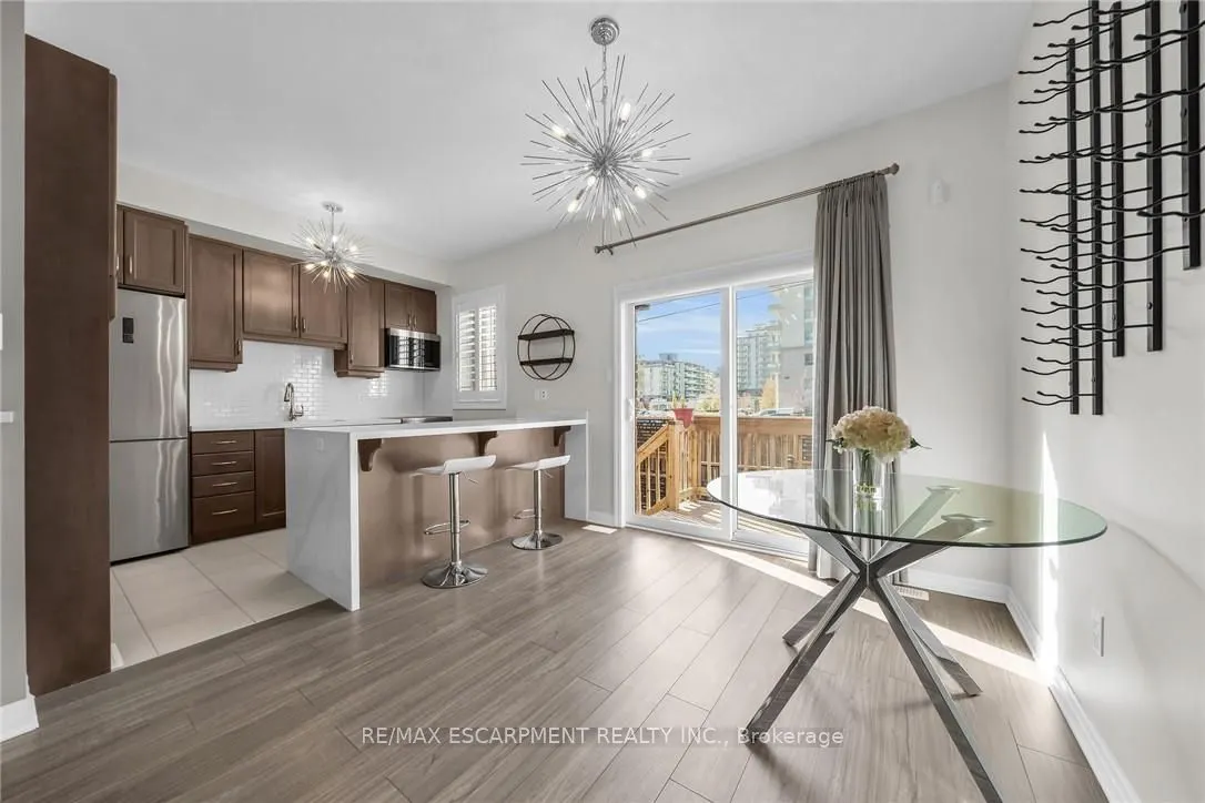 70 Plains Road W, #25