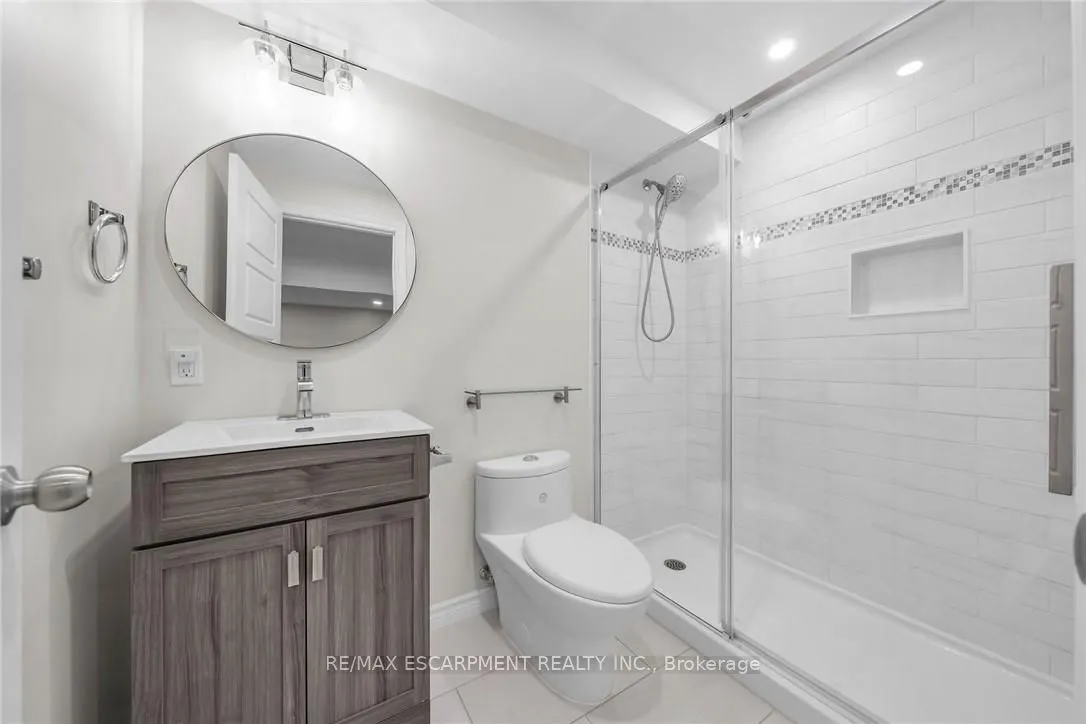 70 Plains Road W, #25