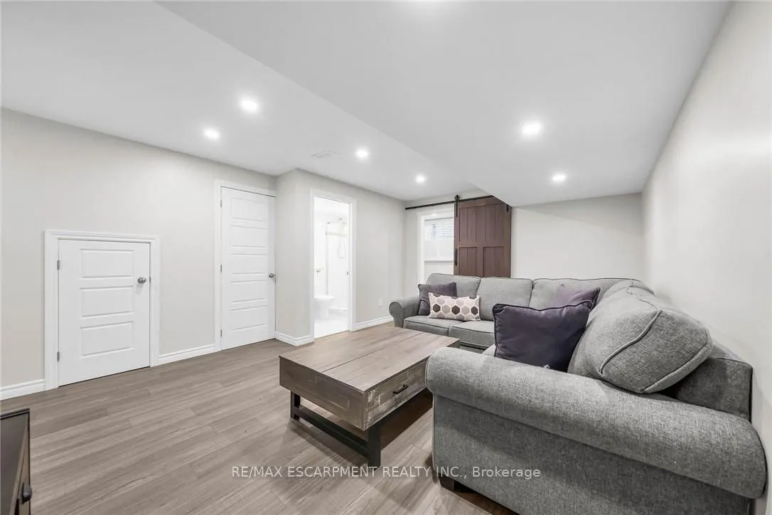 70 Plains Road W, #25