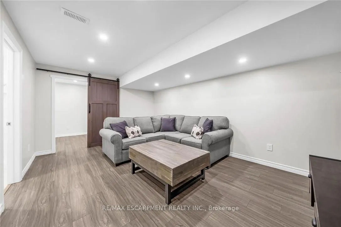 70 Plains Road W, #25