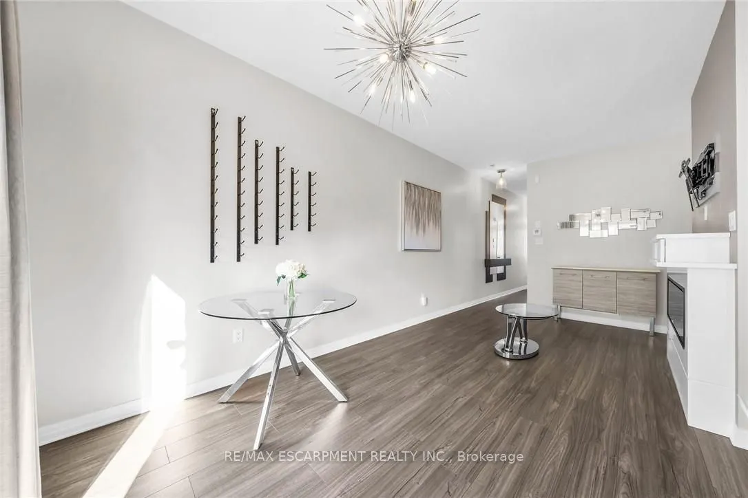 70 Plains Road W, #25