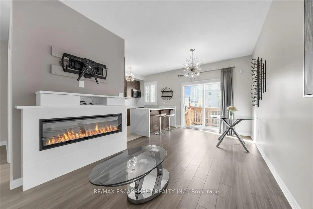 70 Plains Road W, #25