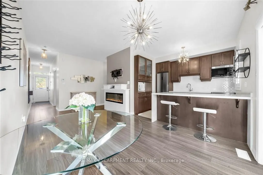 70 Plains Road W, #25