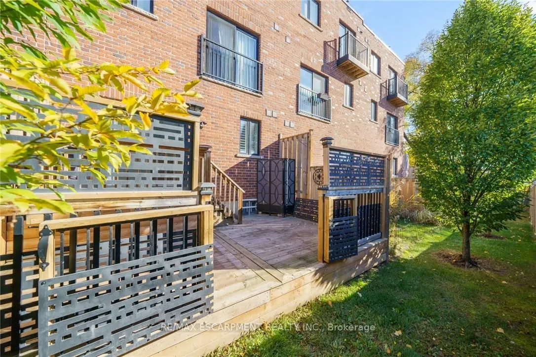 70 Plains Road W, #25