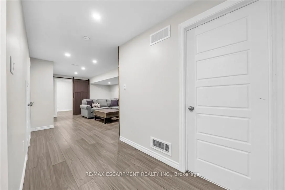 70 Plains Road W, #25