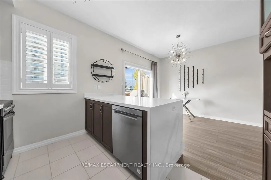 70 Plains Road W, #25