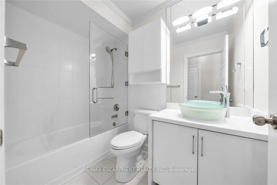 70 Plains Road W, #25