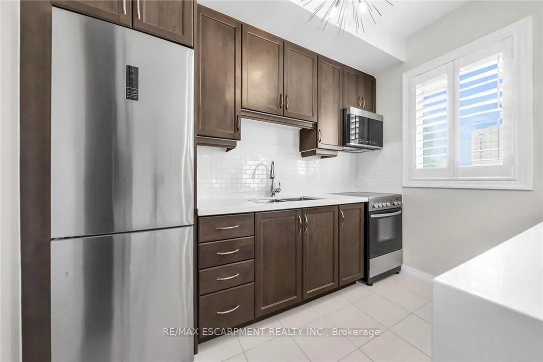 70 Plains Road W, #25