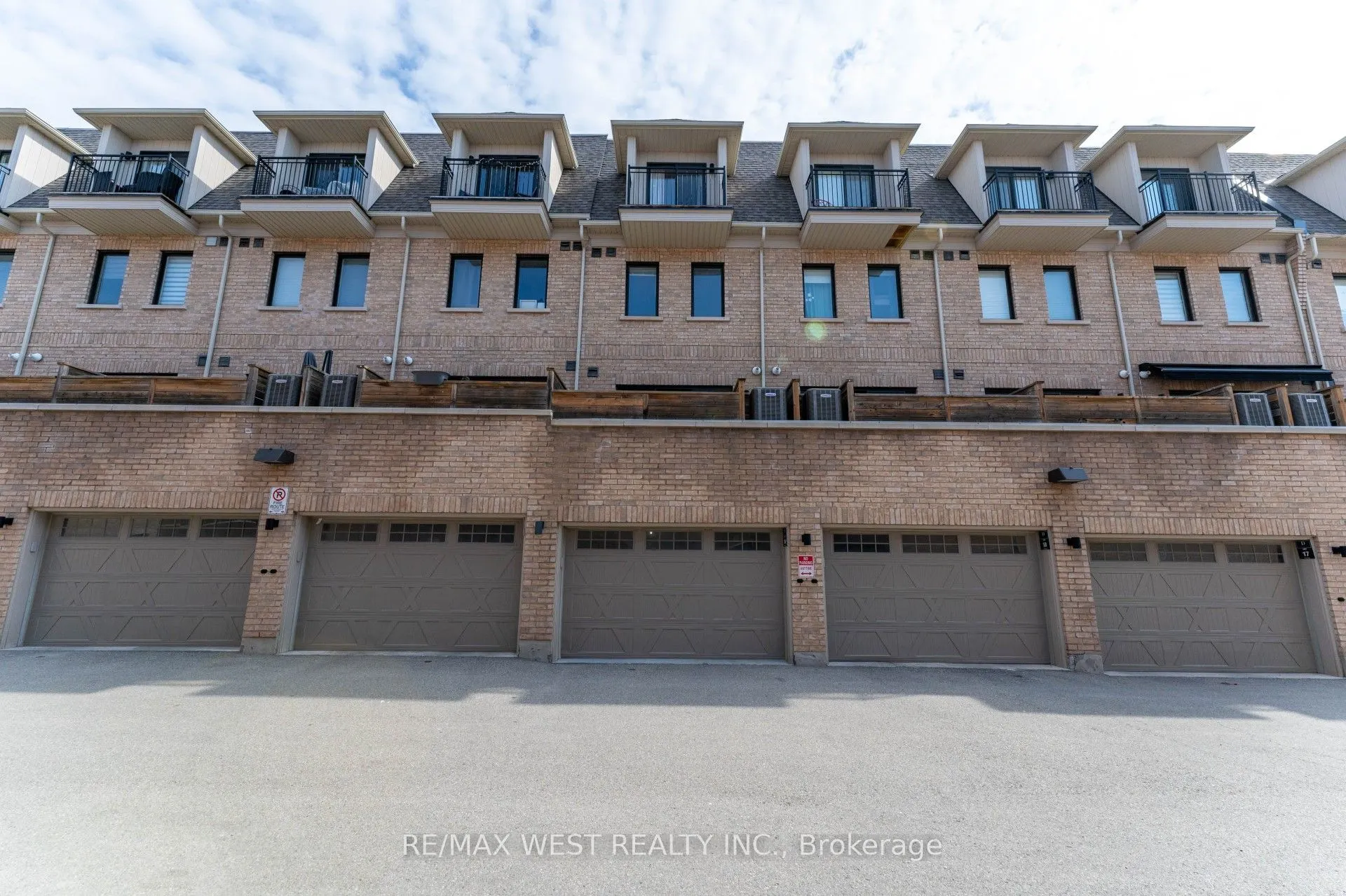 2172 Trafalgar Road, #19