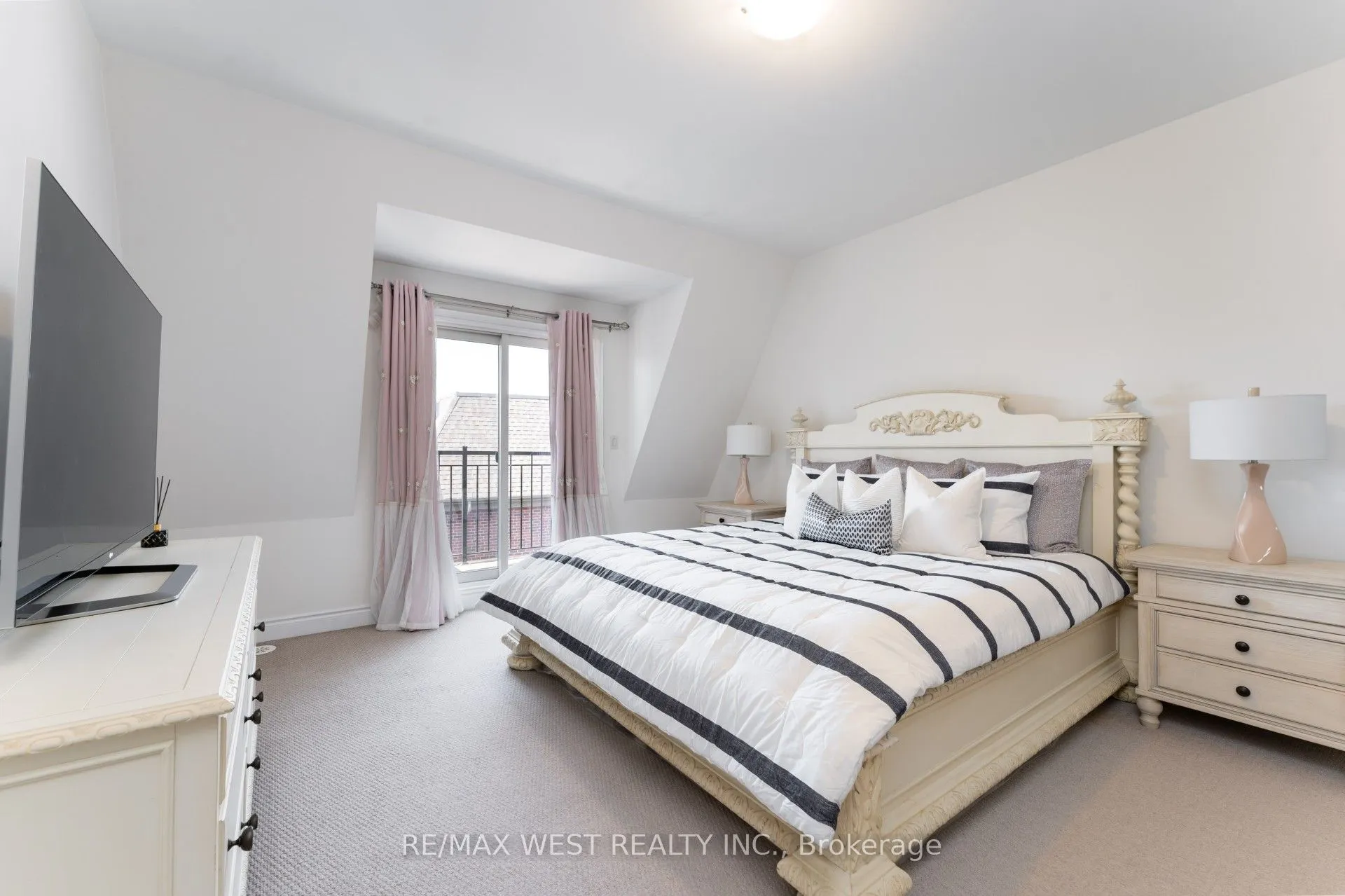 2172 Trafalgar Road, #19