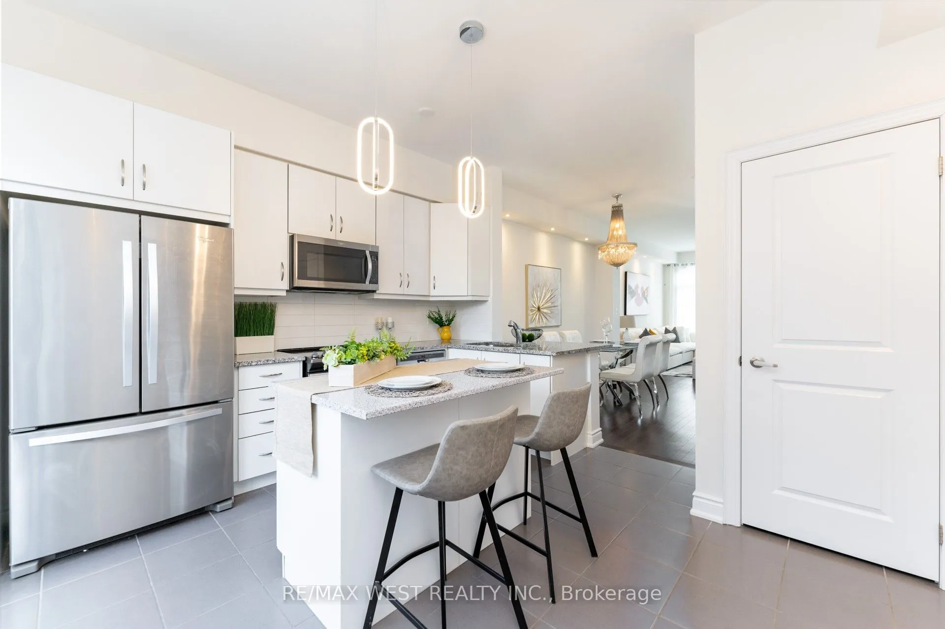 2172 Trafalgar Road, #19