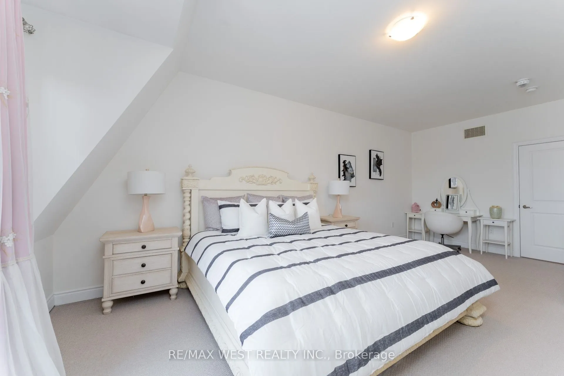 2172 Trafalgar Road, #19