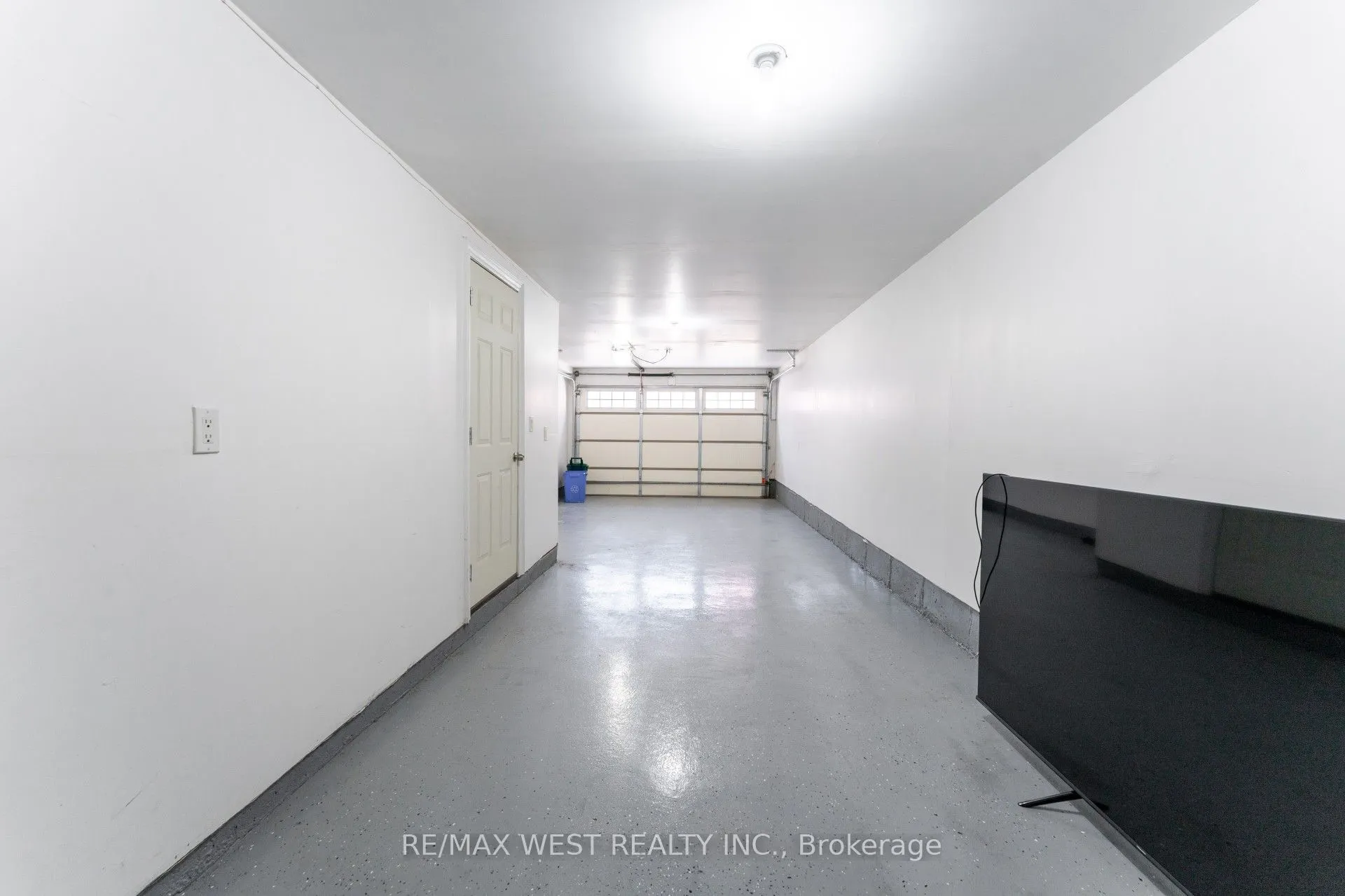 2172 Trafalgar Road, #19