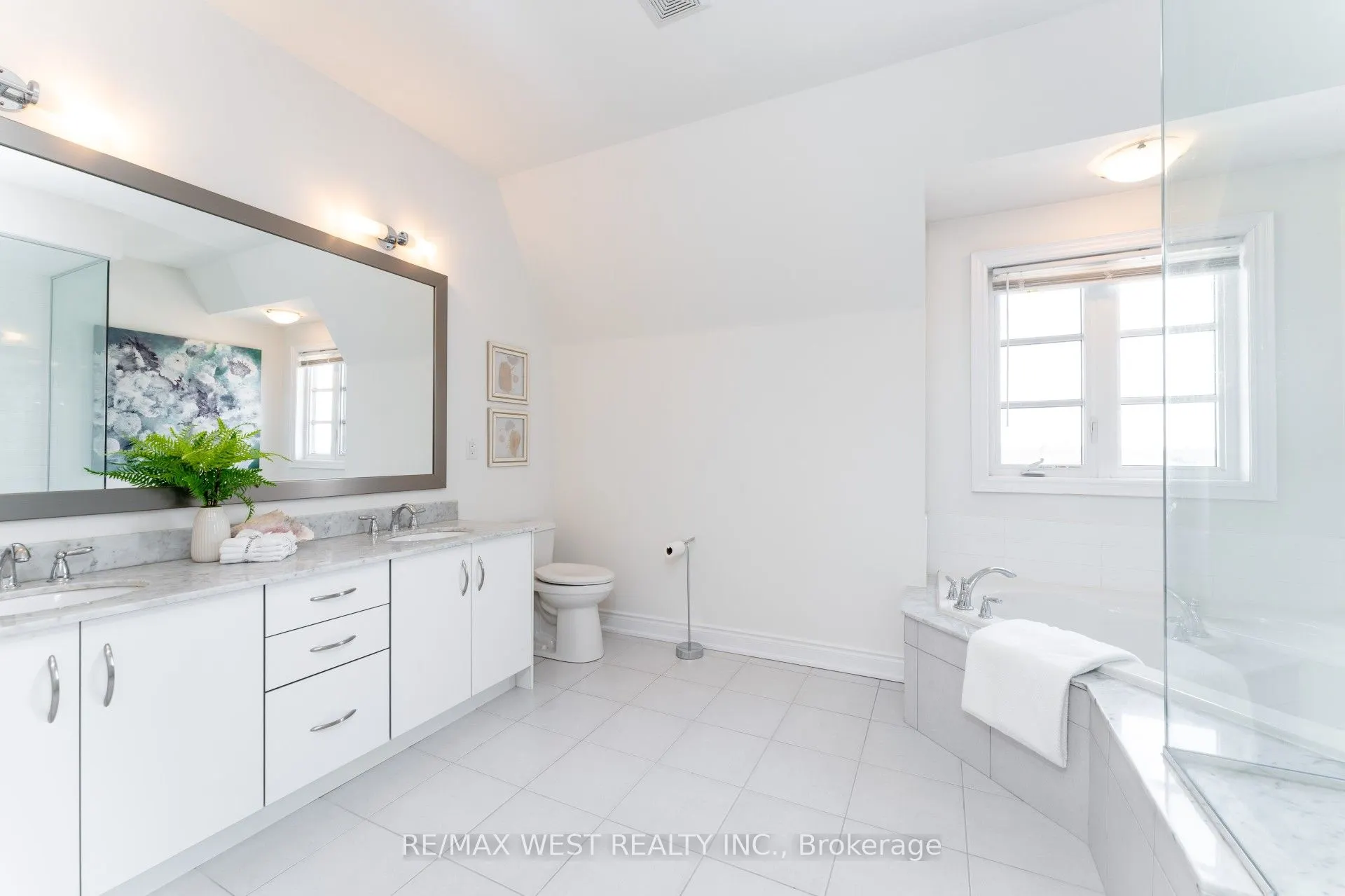 2172 Trafalgar Road, #19