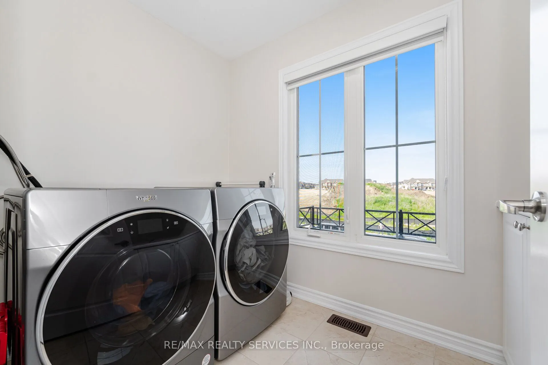 14 Dotchson Avenue
