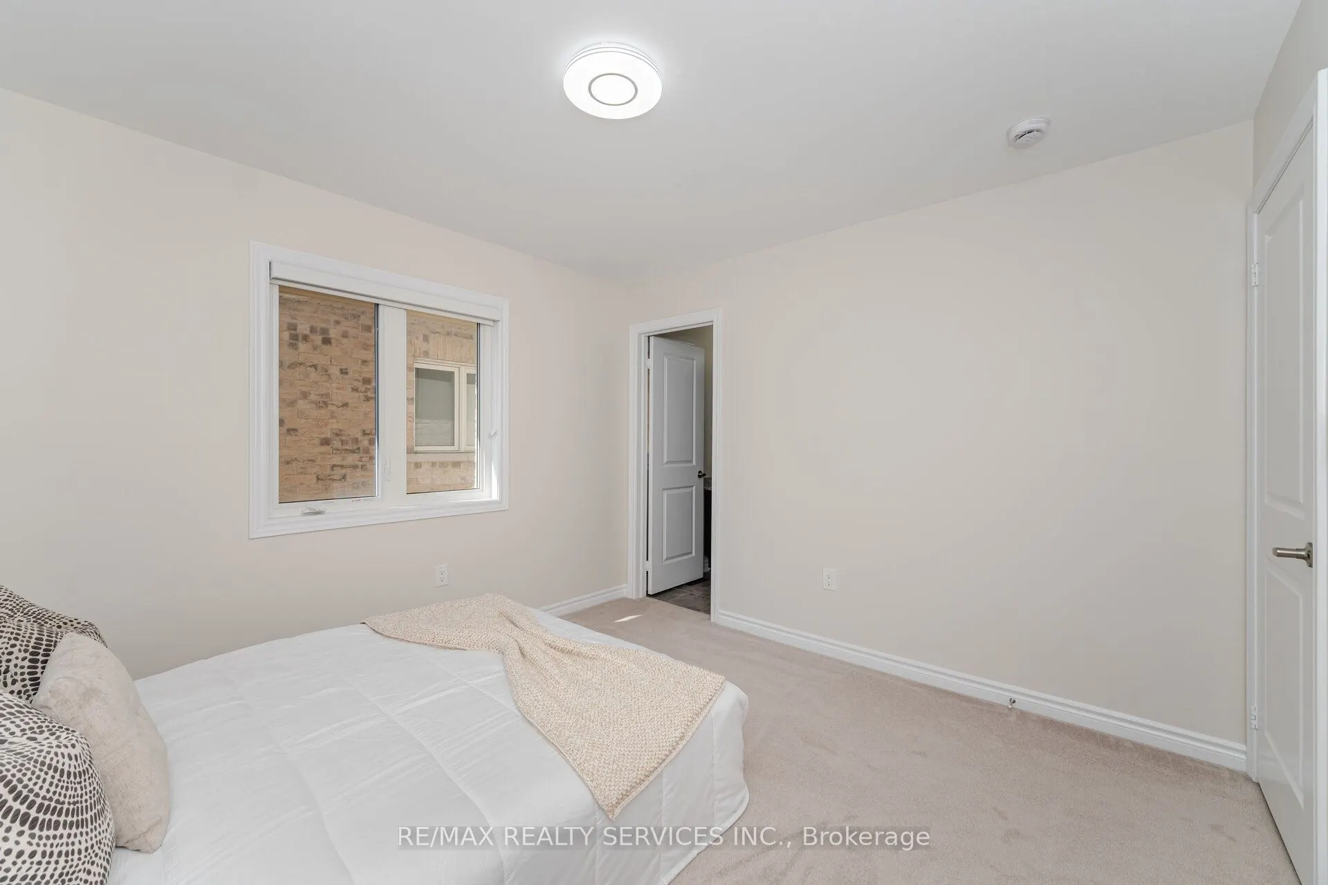 14 Dotchson Avenue