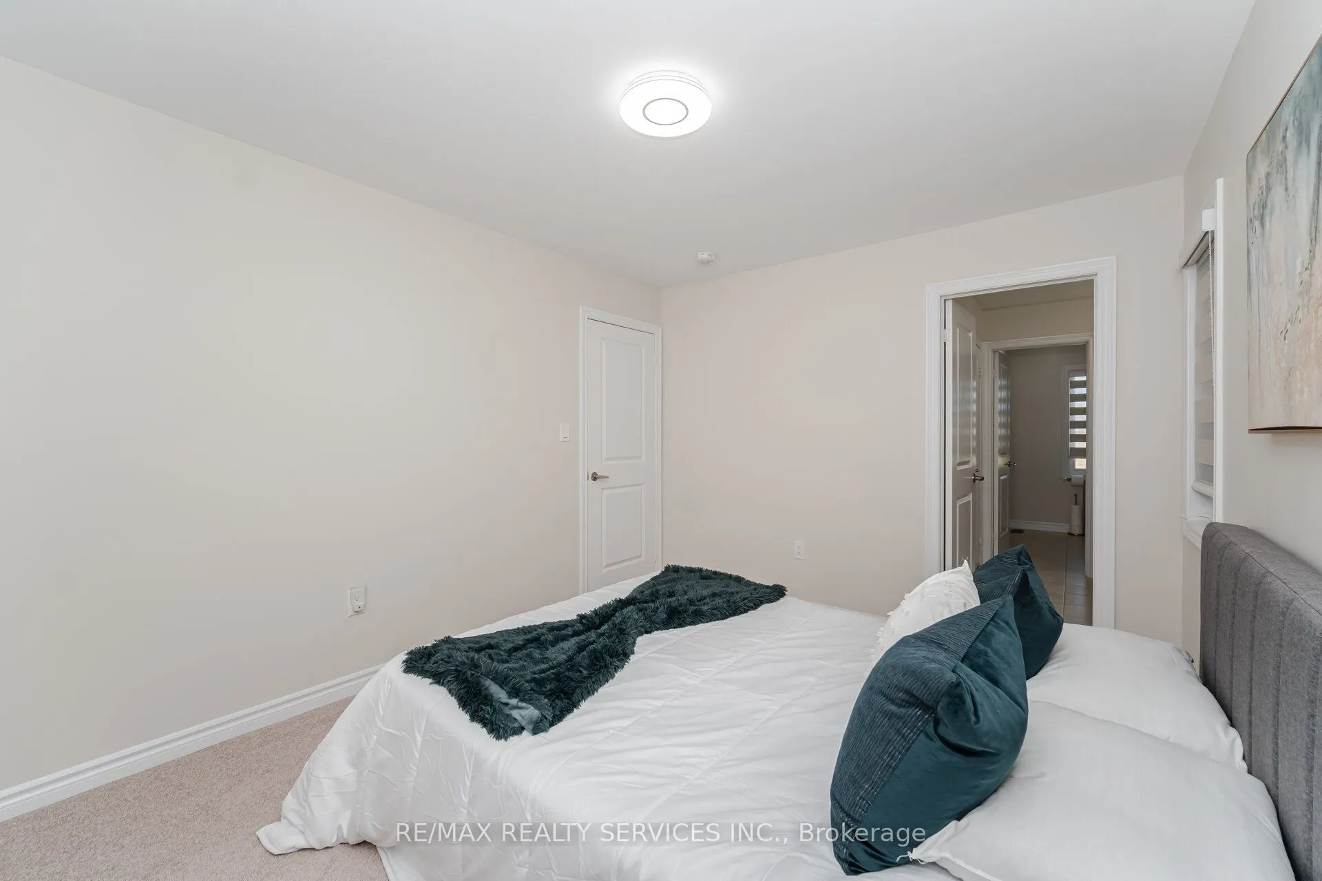 14 Dotchson Avenue