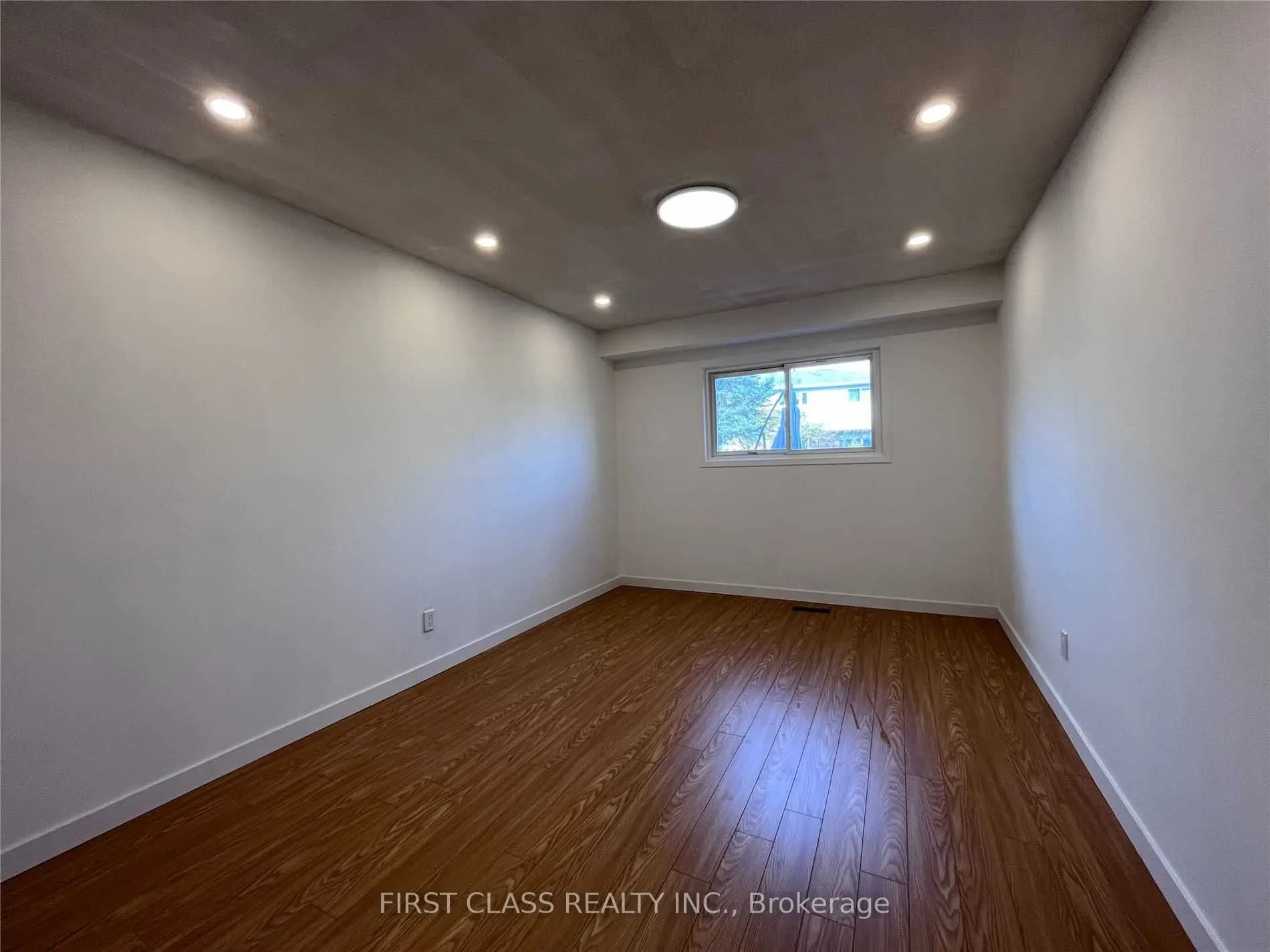 2571 Palisander Avenue, #Main