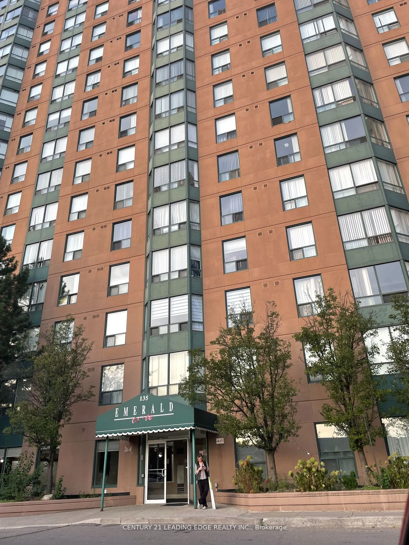 135 Hillcrest Avenue, #1901