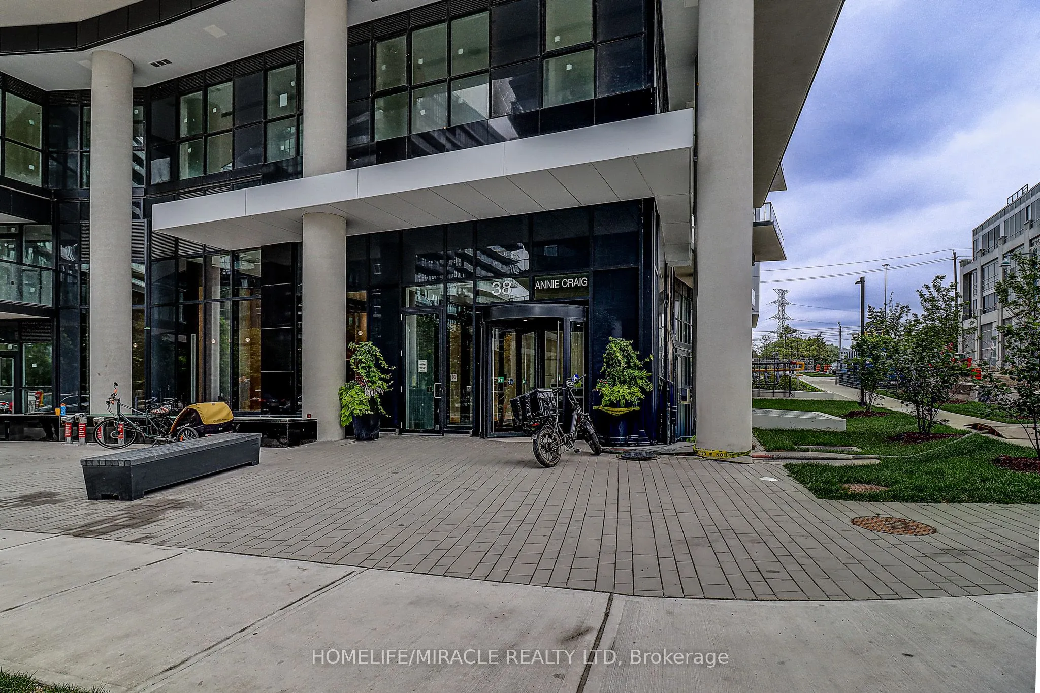 38 Annie Craig Drive, #3506