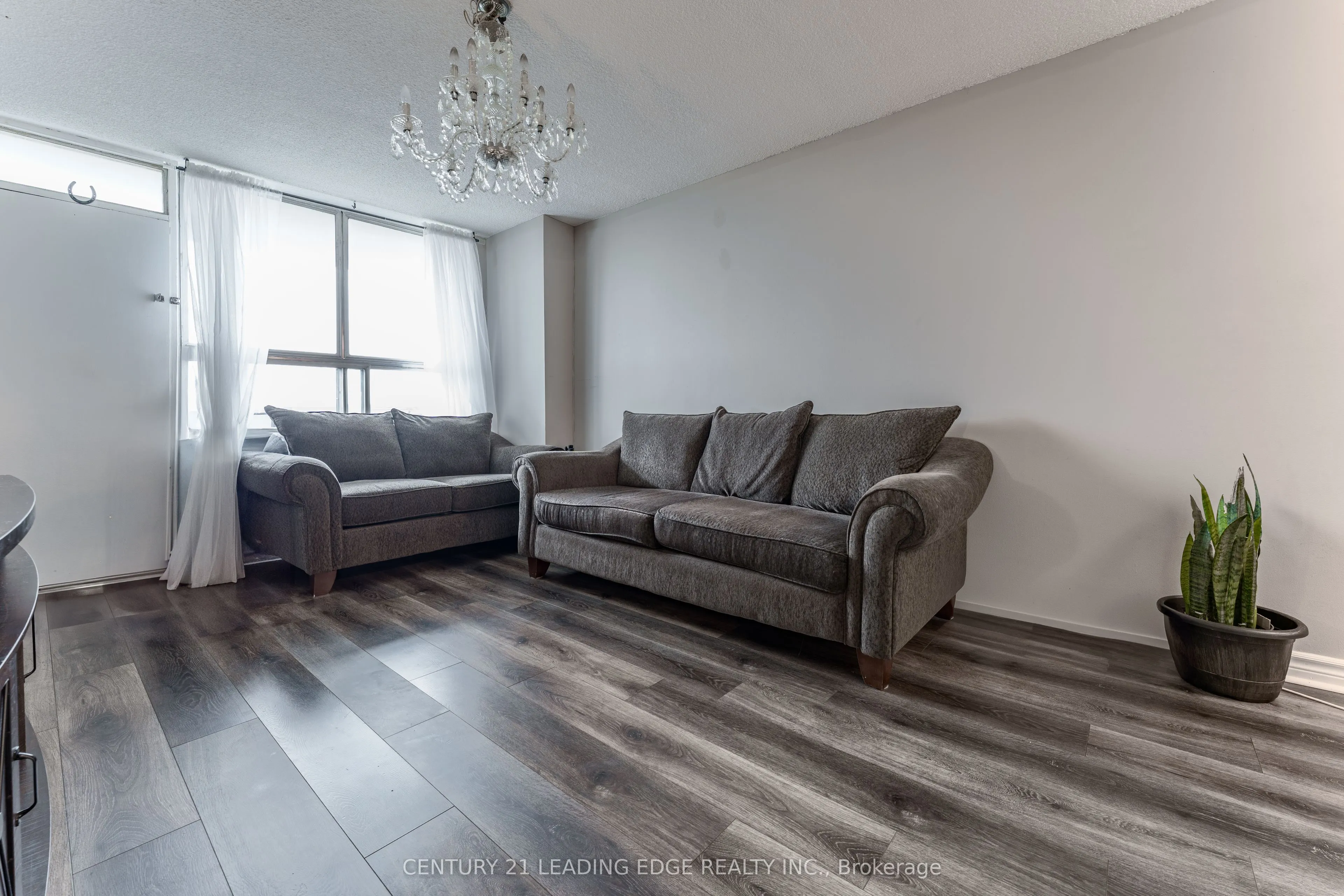 940 Caledonia Road, #611