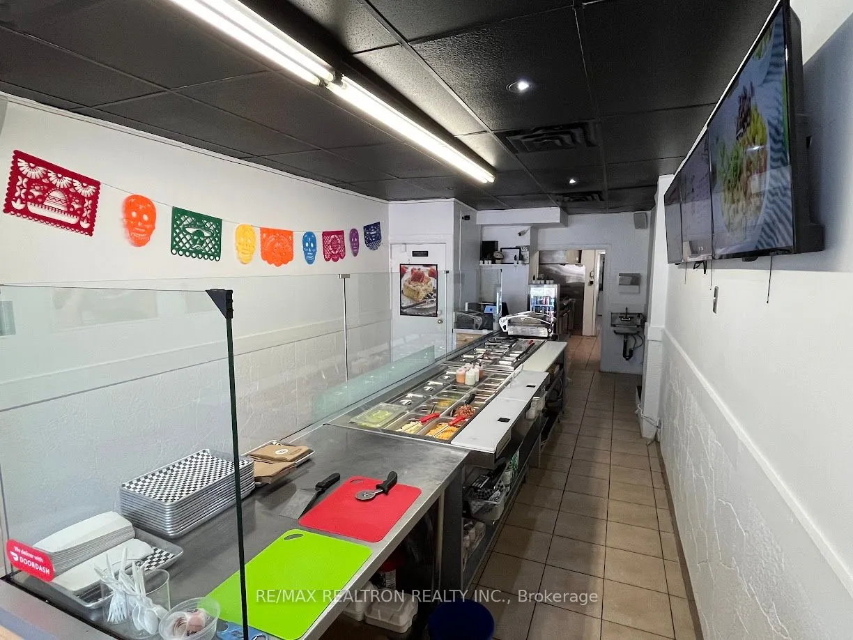2039 Eglinton Avenue W