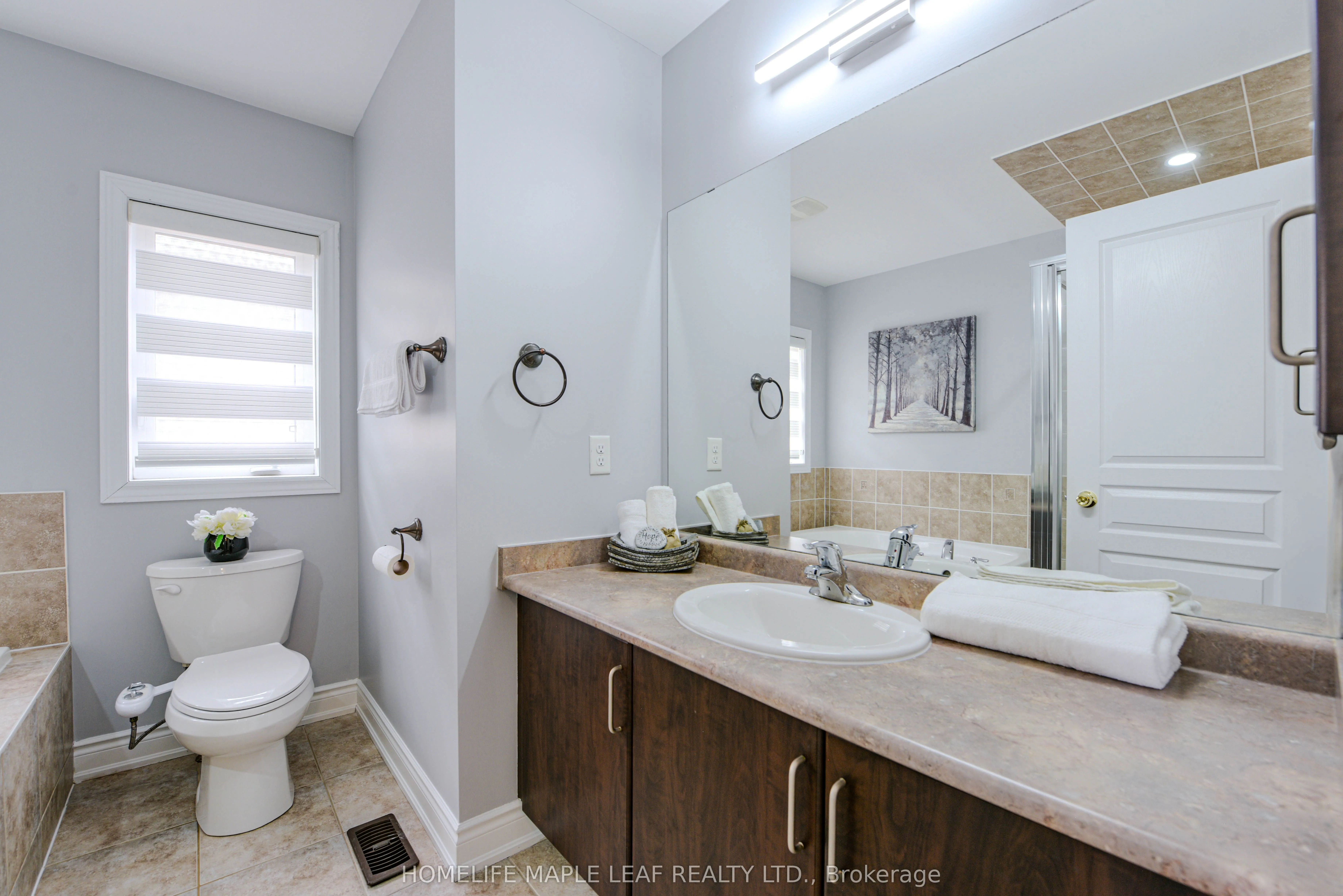 15 Orangeblossom Trail, #Main and Upper Floor
