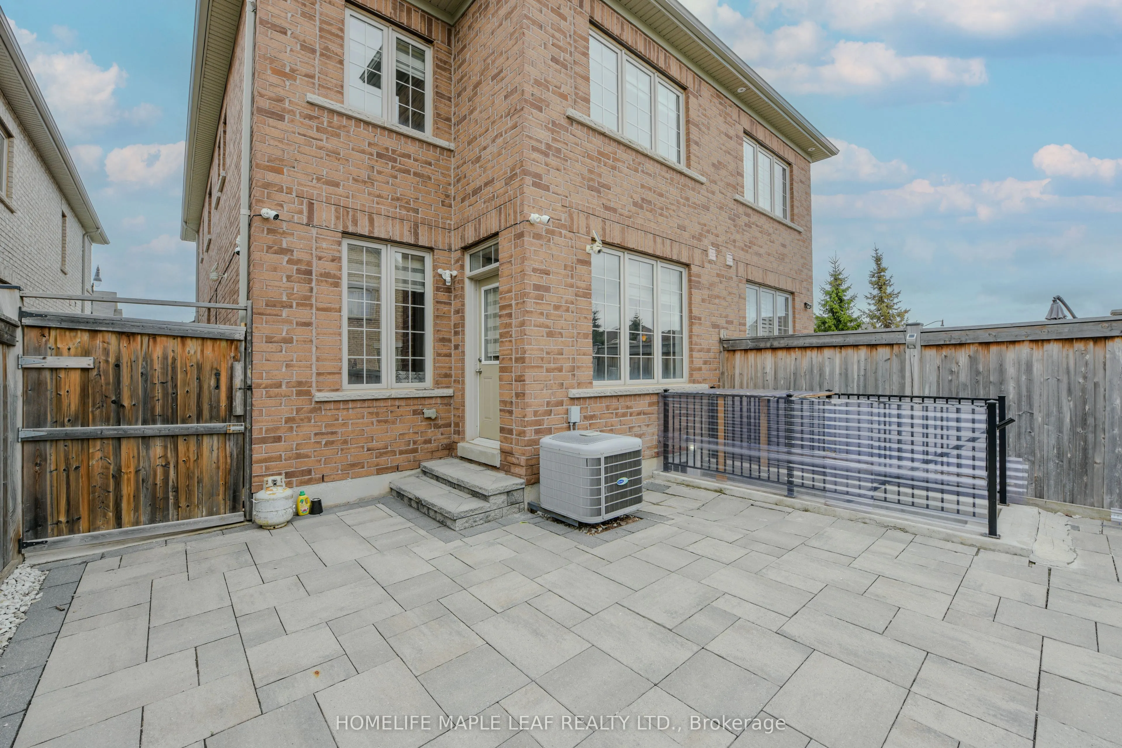 15 Orangeblossom Trail, #Main and Upper Floor
