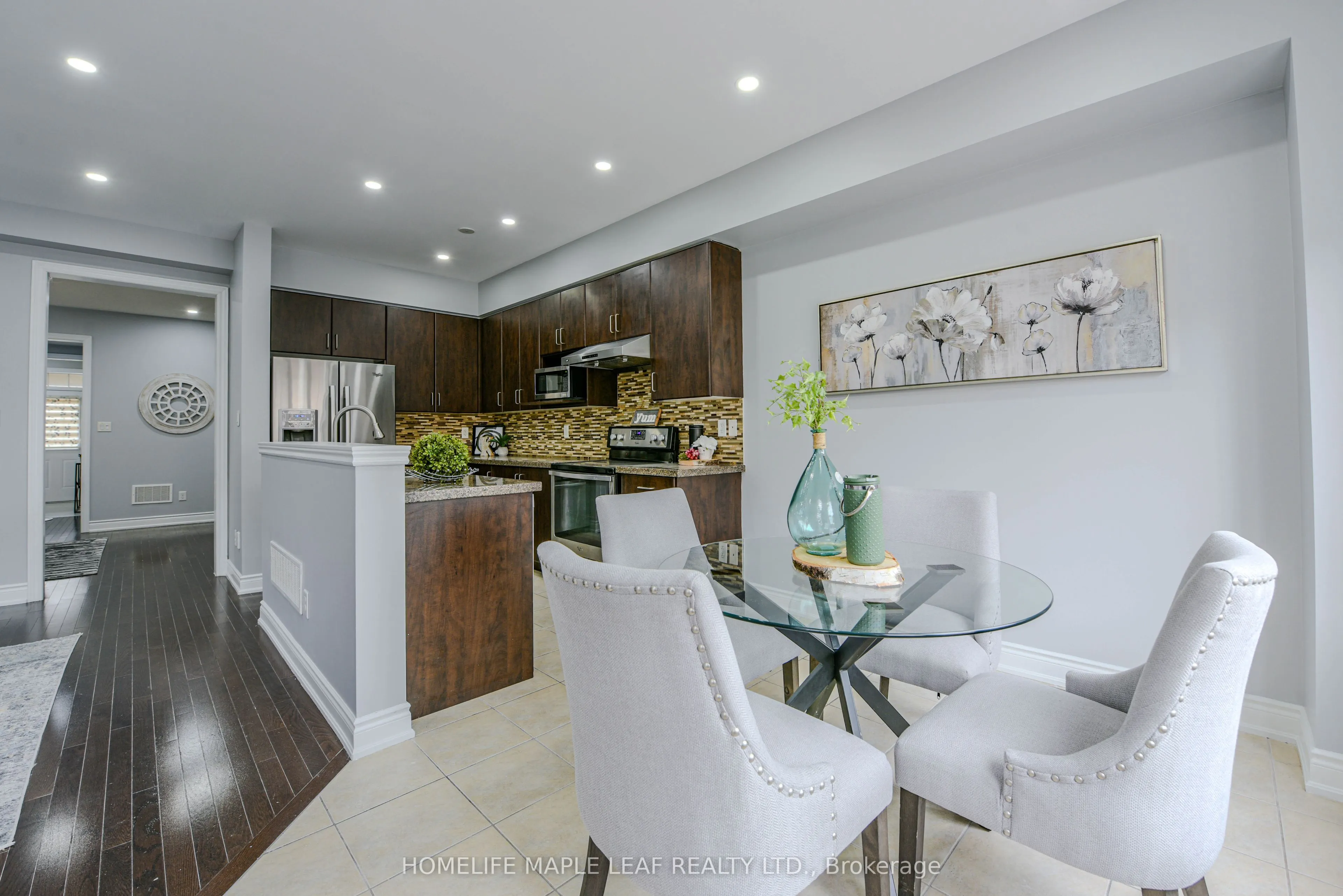 15 Orangeblossom Trail, #Main and Upper Floor