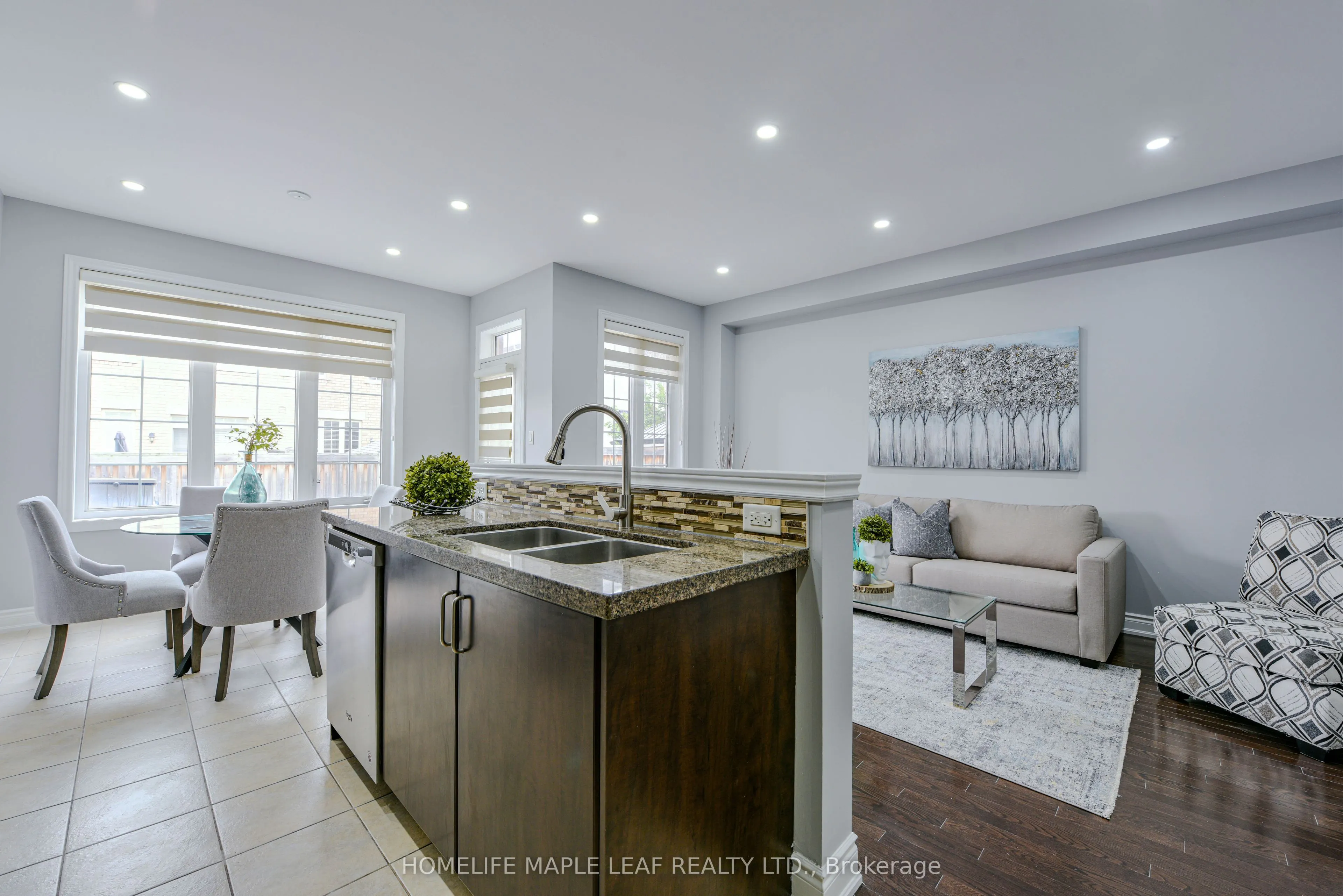 15 Orangeblossom Trail, #Main and Upper Floor