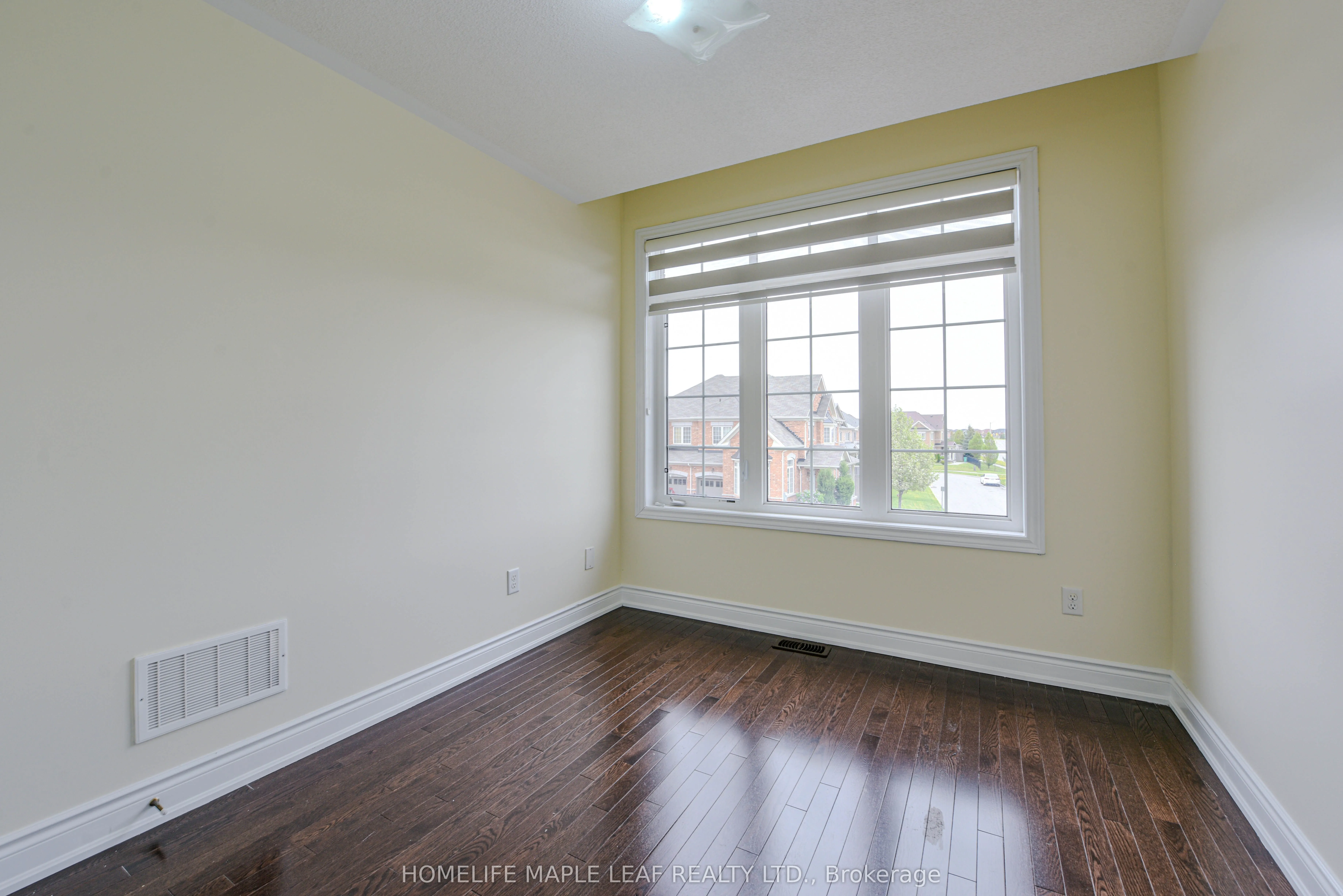 15 Orangeblossom Trail, #Main and Upper Floor
