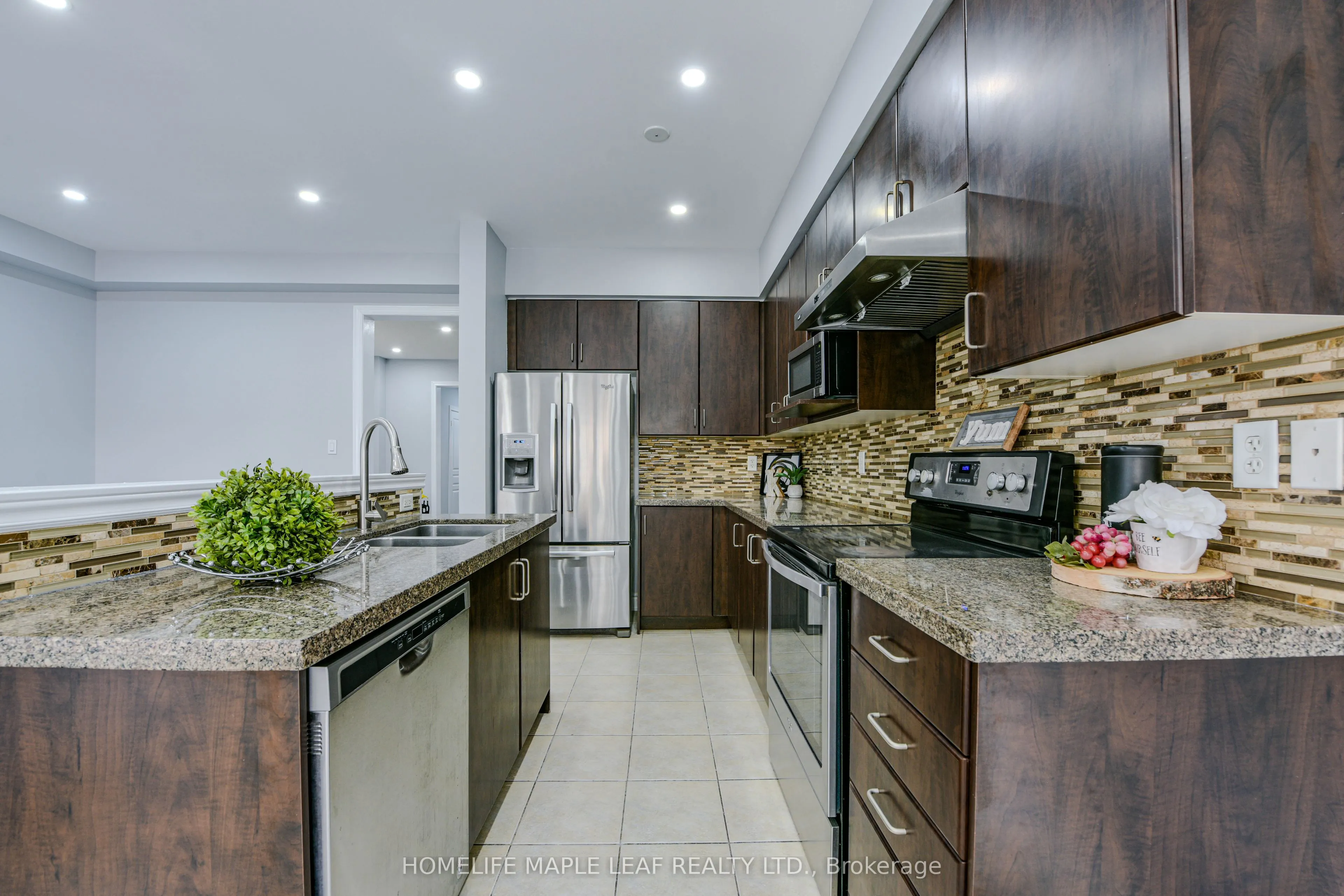 15 Orangeblossom Trail, #Main and Upper Floor