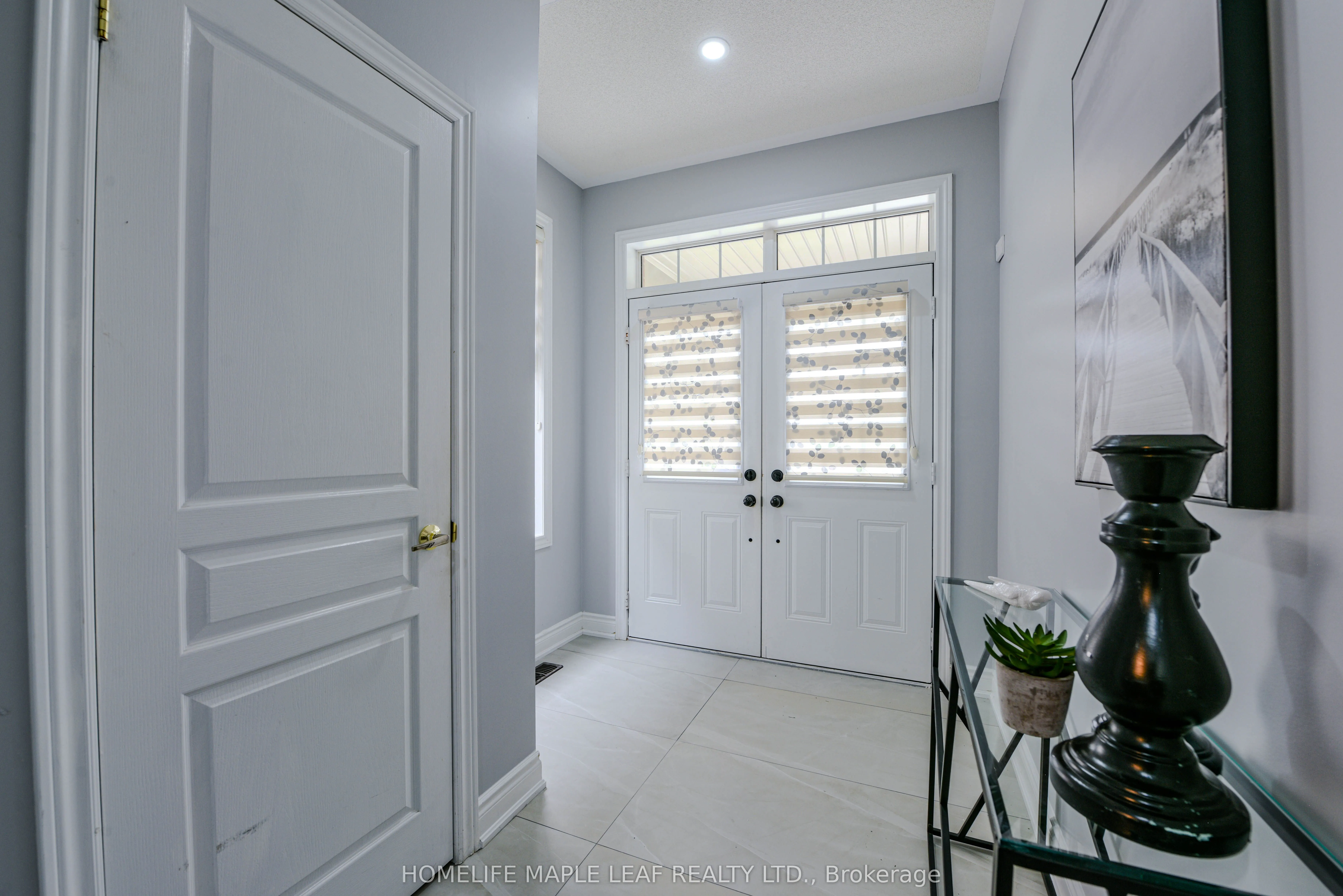15 Orangeblossom Trail, #Main and Upper Floor
