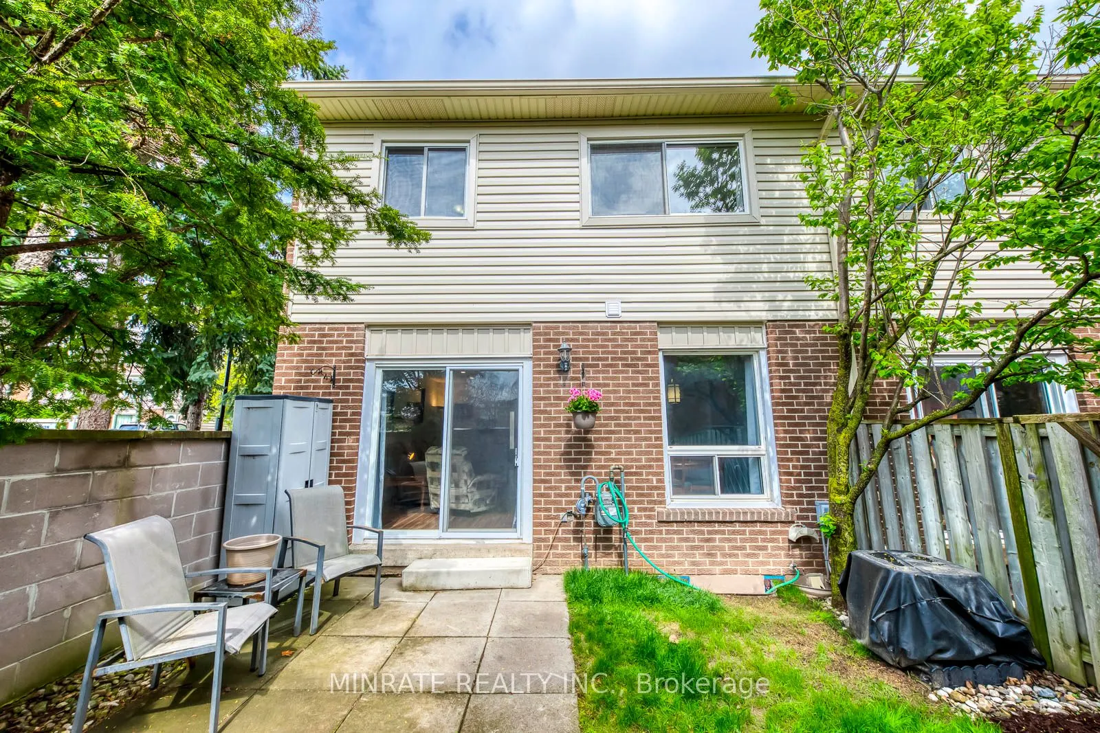 1548 Newlands Crescent, #14