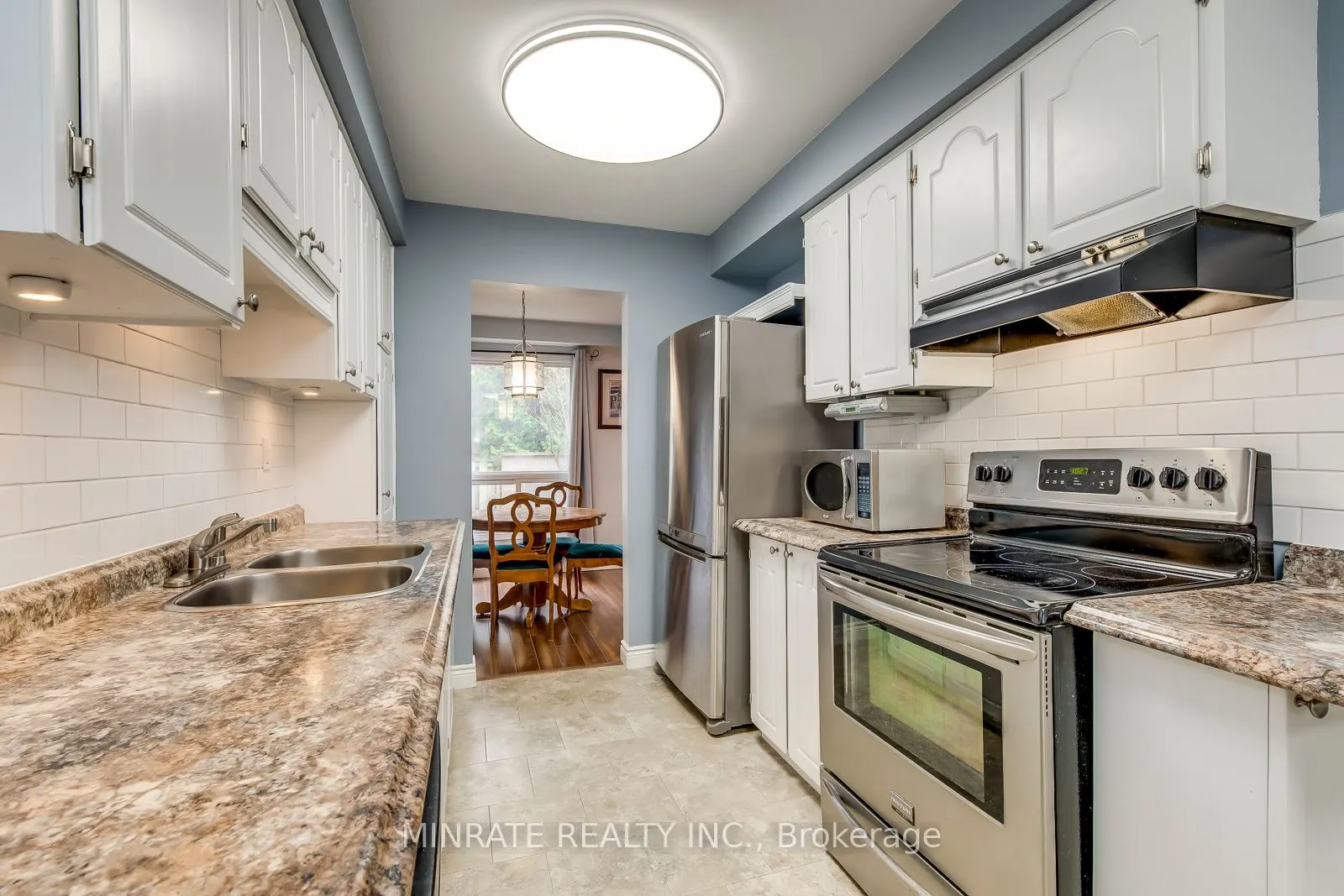1548 Newlands Crescent, #14