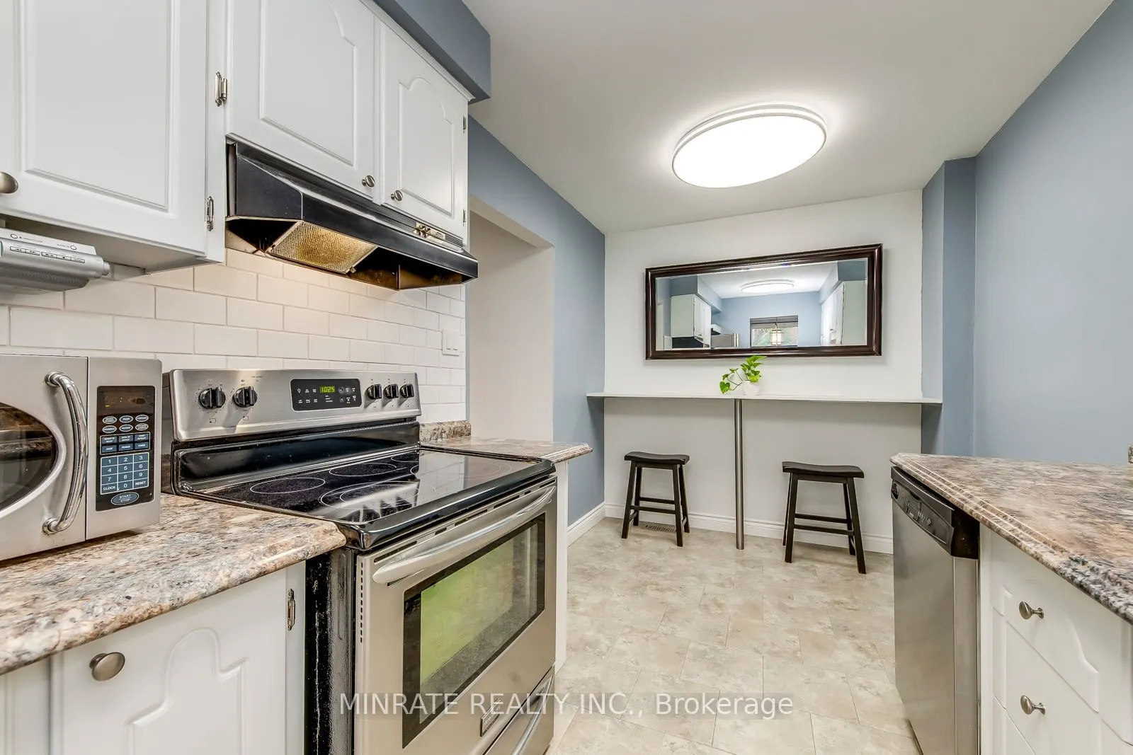 1548 Newlands Crescent, #14