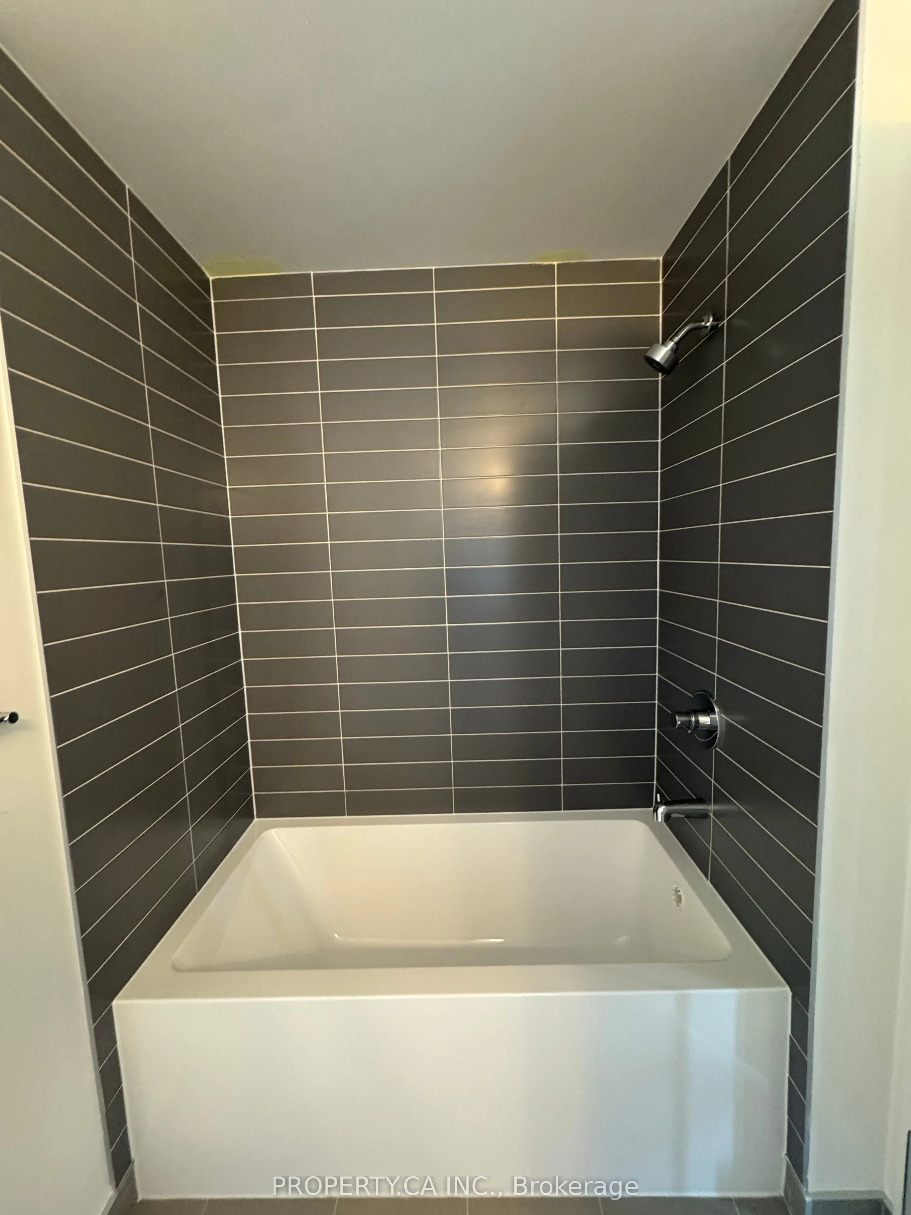 3079 Trafalgar Road, #1008