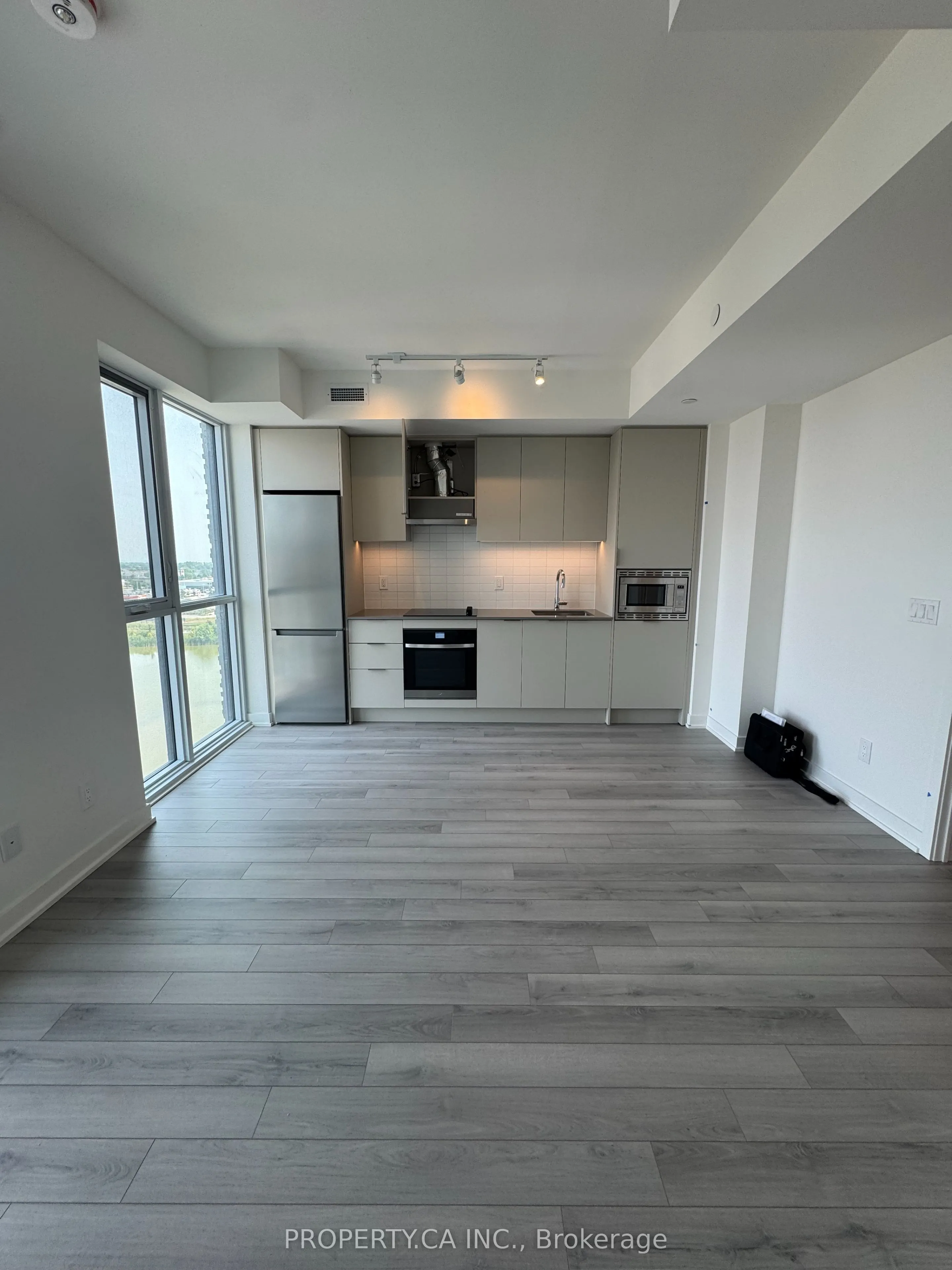 3079 Trafalgar Road, #1008