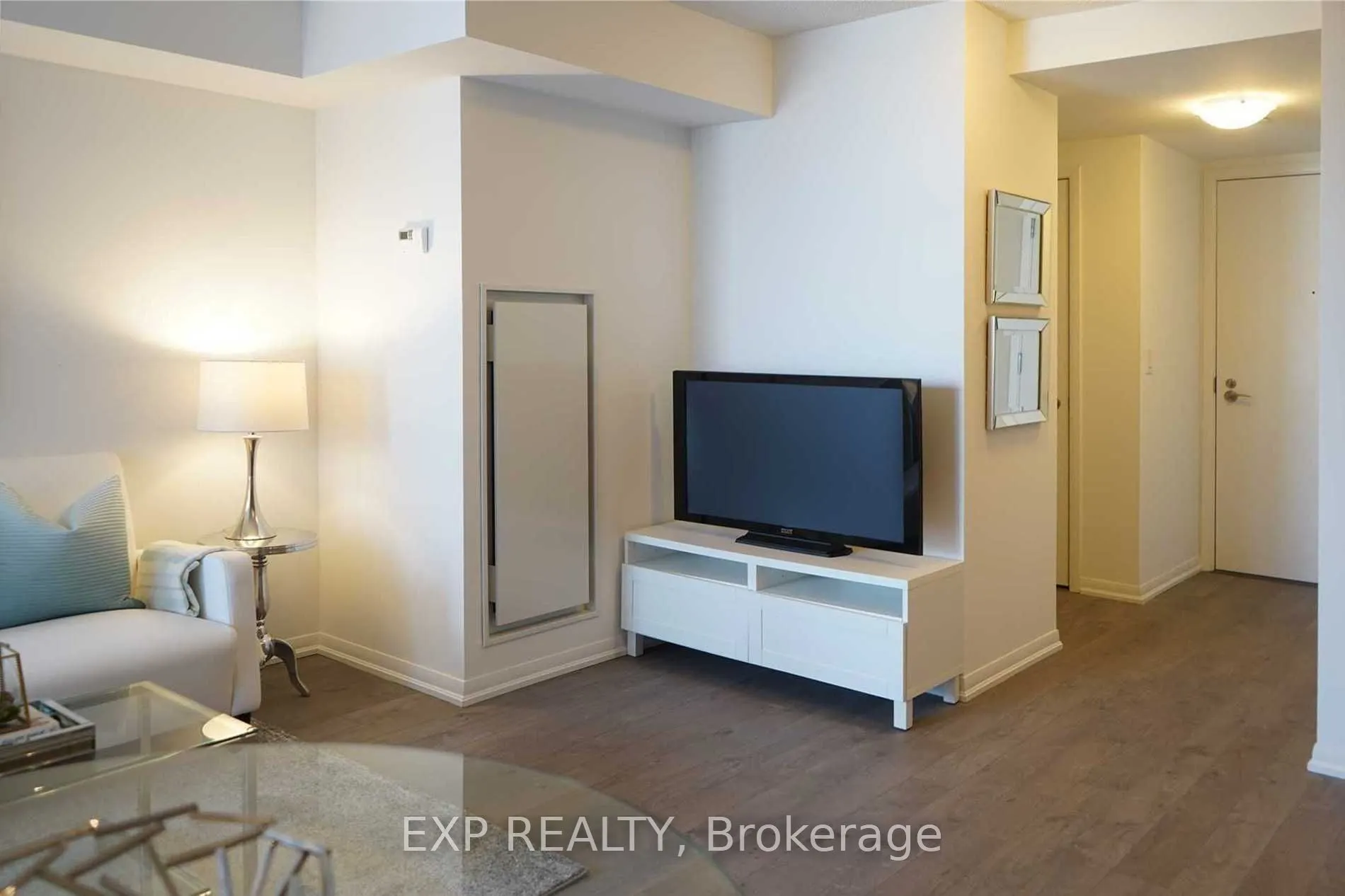 3091 Dufferin Street, #712