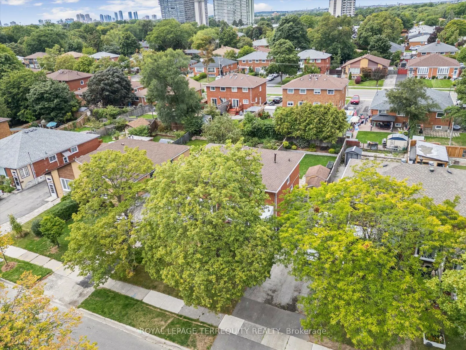 1201 Kingsholm Drive