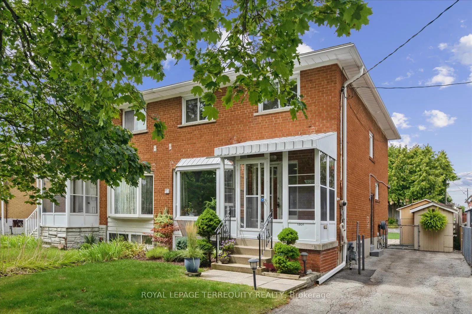 1201 Kingsholm Drive
