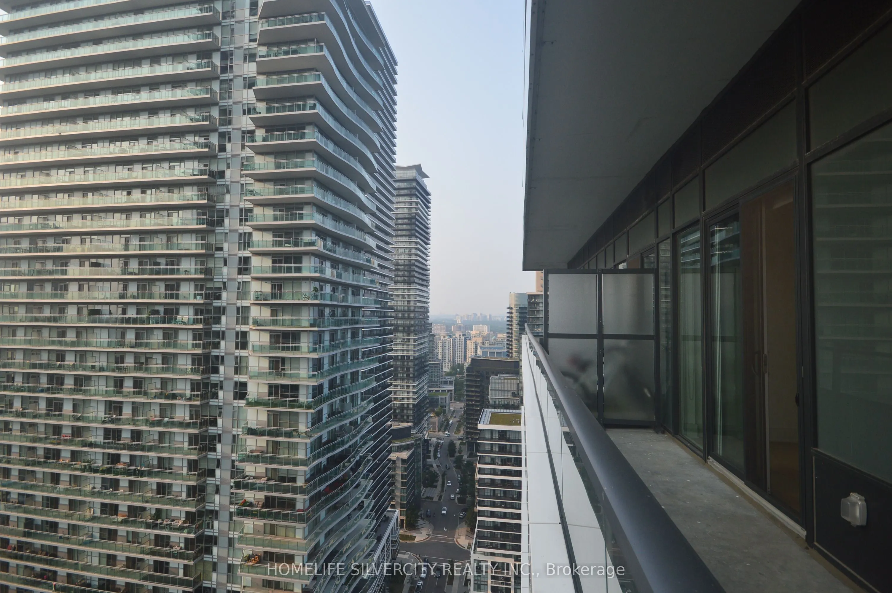 20 Shore Breeze Drive, #2803